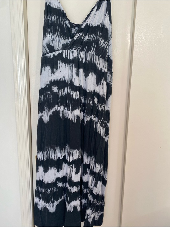 ellos Dresses & Skirts - ellos size 4x Black & White Tie-Dye Maxi Dress adjustable spaghetti straps